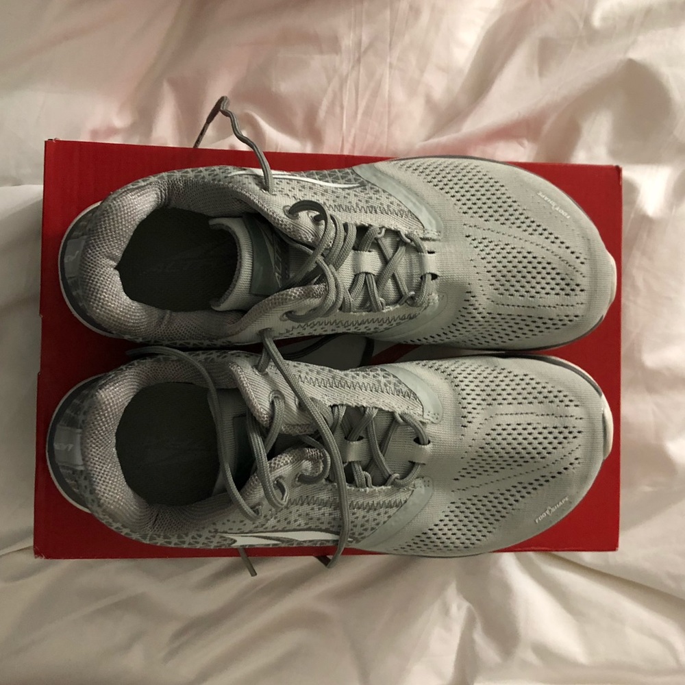 Altra solstice running shoes